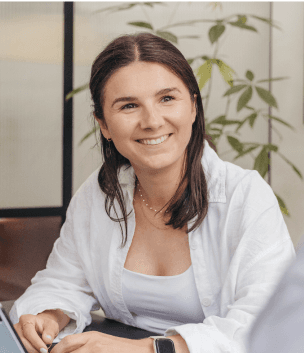 Lendhub team member ready to answer borrower questions.